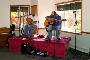 Hobo Jac was also on hand providing live entertainment as folks sampled the great food!