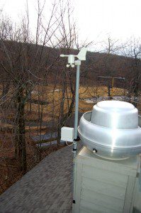 ©2009 NCL Magazine : Part of the NCL TWNF Weathernet Station mounted at 3500 feet above on Devil's Knob.
