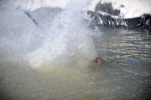2009-03-22-b01-ptp-pond-skimming-contest-fin-0709-01