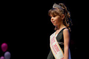 Photo By Ben Hernandez :  Tiny Miss Nelson 2008,  Amber Ramsey 