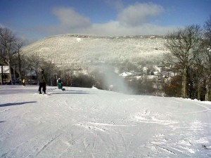 ©2009 All Photos www.nelsoncountylife.com : By Paul Purpura : The sun's out and the weather is perfect for skiing at Wintergreen Resort. Paul sent this to us right from the slopes!