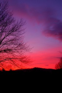 ©2010 www.nelsoncountylife.com : Photo By Tommy Stafford : Saturday morning kicked off with a fantastic display of color just before sunrise. Click to enlarge. 