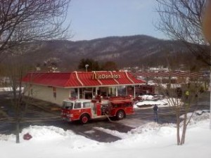 ©2010 www.nelsoncountylife.com : Fire crews on the scene of the McDonalds fire in Lovingston, Virginia Tuesday afternoon. 