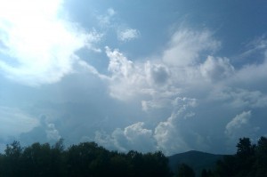 Photo By Tommy Stafford : ©2010 www.nelsoncountylife.com : Thunderstorms begin developing Sunday afternoon over the Bllue Ridge Parkway in Nelson County, Virginia