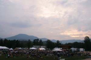 crowd2 Photos By Hayley Osborne : ©2010 www.nelsoncountylife.com : Crowds of people packed the 2nd Annual Brew Ridge Trail Music Festival this past Saturday, August 21, 2010 in Roseland, Virginia. Click on any photo to enlarge.