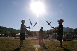 These peope try a little juggling at The Festy!