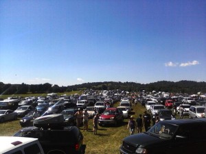 ©2013 Blue Ridge Life Magazine: Around 2:45 PM Thursday afternoon festival goers were trying to make their way into the Lockn' festival;. Reports of a 4 to 5 hour wait were common with some attendees running out of gas in line. This is near Route 29 and Oak Ridge Road. 