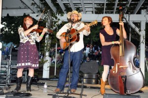 Jim Waive & The Young Divorcees kicked off the music at the season finale of Starry Nights. 