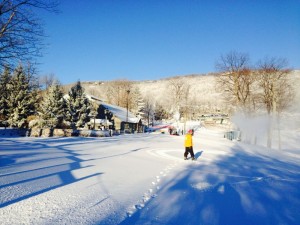 ™©2014 Blue Ridge Life : Photos By BRL Mountain Photographer Paul Purpura : Most people in the lower elevations saw a dusting of snow, but up in the mountains at Wintergreen a little more fell. The natural snow in the background makes a nice compliment to the abundant manmade snow already on the slopes at Wintergreen Resort.  