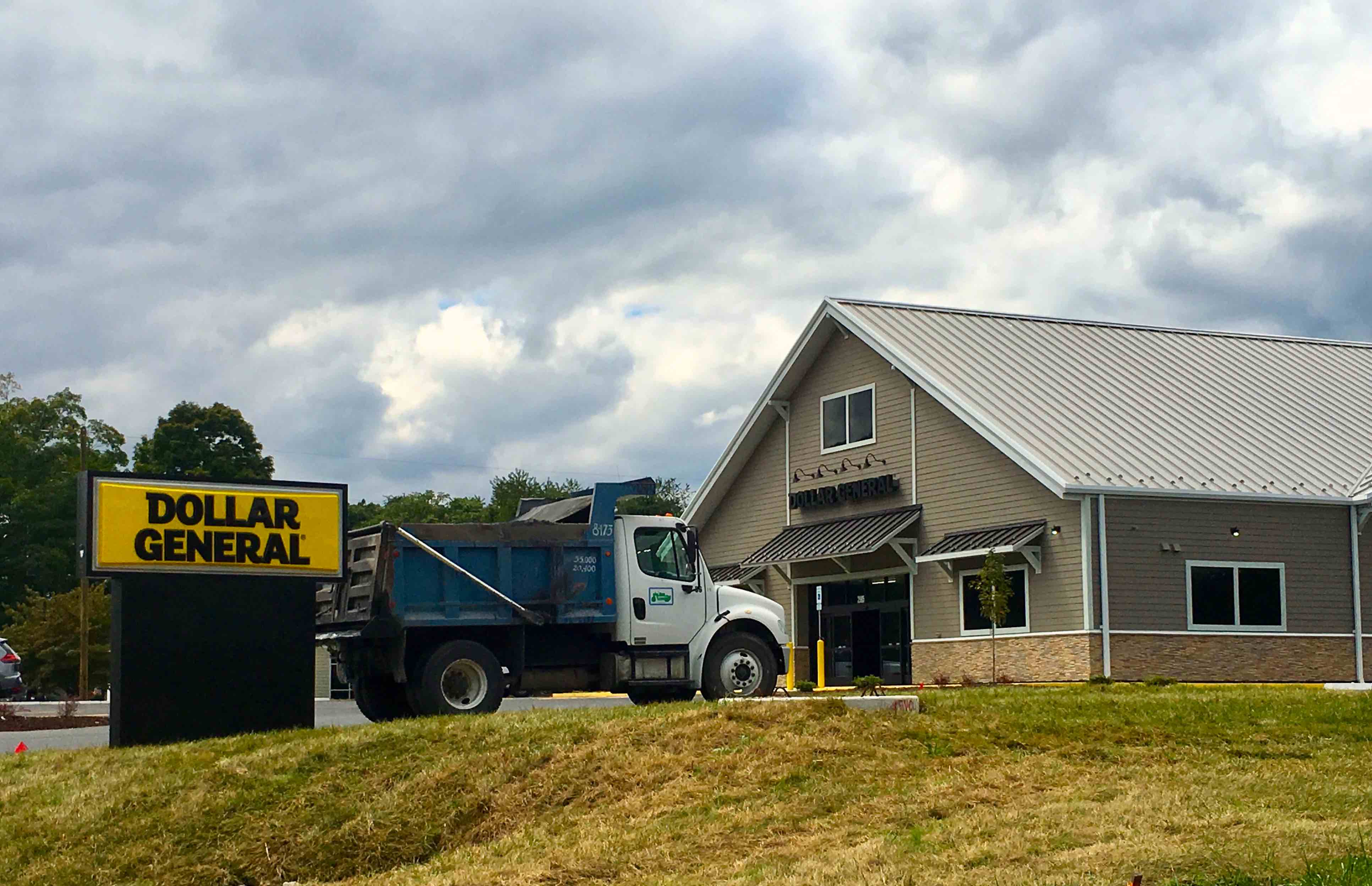 Nellysford Sign Goes Up On Dollar General Most Exterior Work Complete Blue Ridge Life Magazine