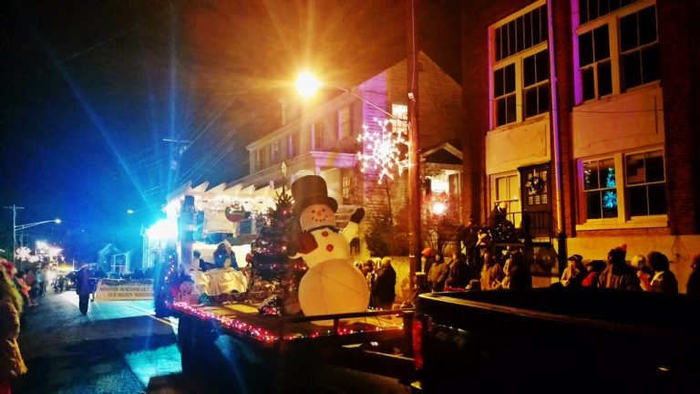 Nelson : Lovingston : Nelson Christmas Parade Returns Home To Welcoming Crowd