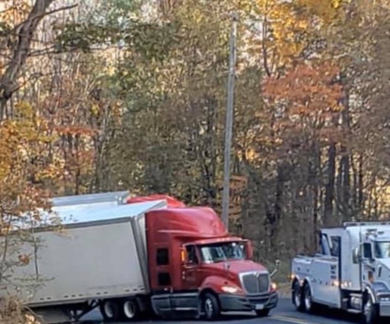 Nelson : Another Day, Another Semi(s) Stuck On Reeds Gap