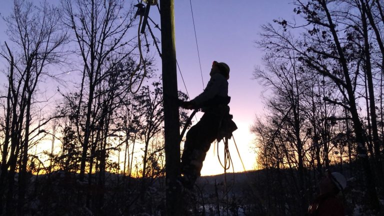 Many Areas Still Without Power After Winter Storm  – Repairs Continue