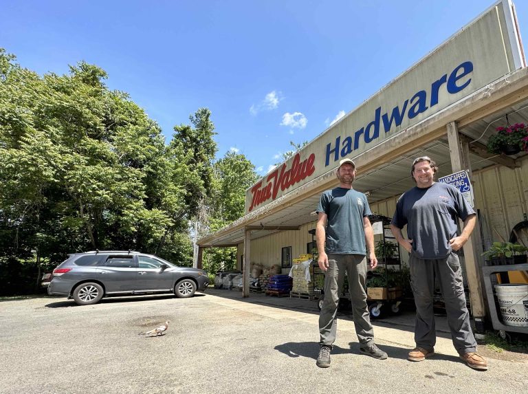 Nellysford : End Of An Era – New Owner Takes Over Wintergreen Hardware